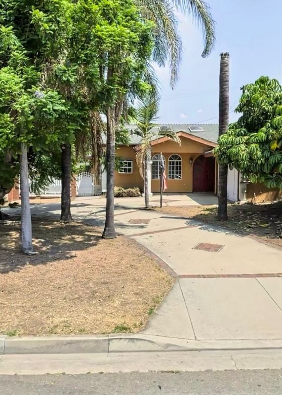 Building Photo - 5928 N Orangecrest Ave