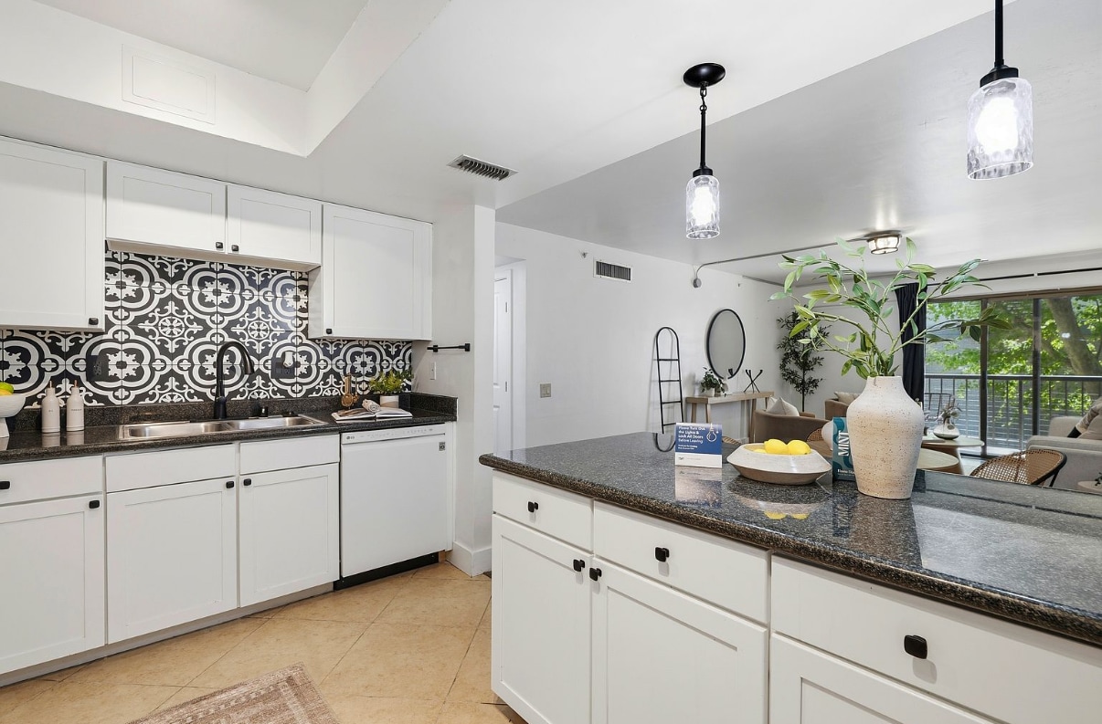 Kitchen - 500 N St