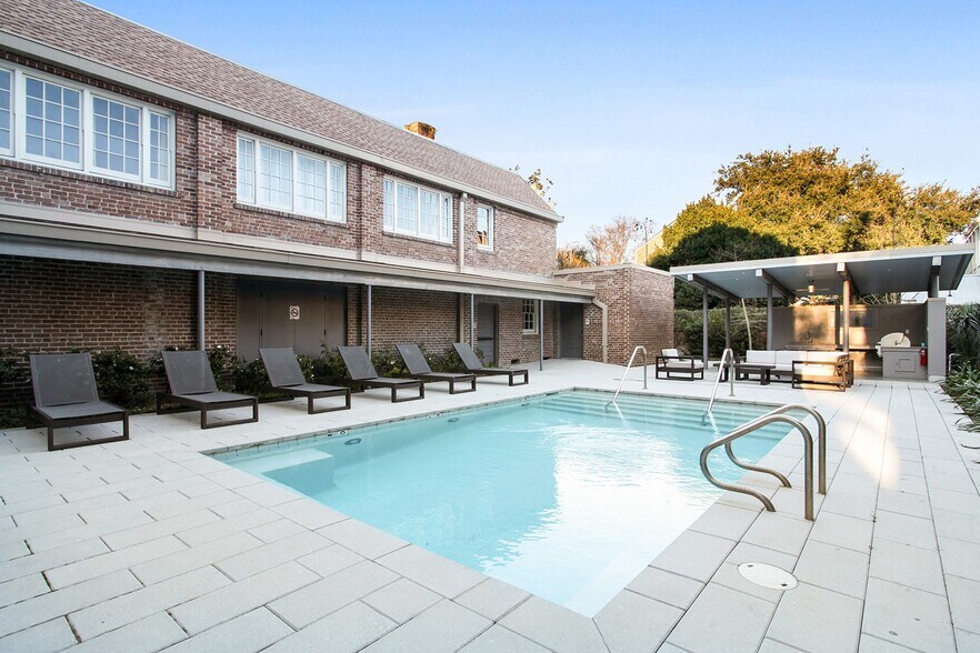 Building Photo - 1215 Louisiana Ave