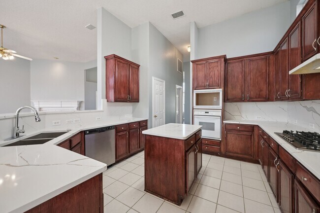 Building Photo - 4400 Foxtail Ln