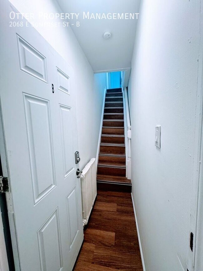 Building Photo - 2068 E Somerset St