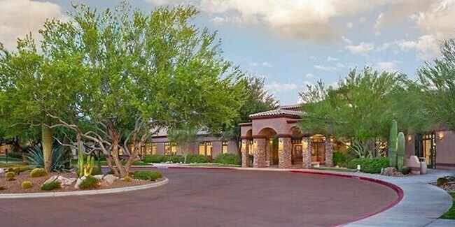 Building Photo - Gated Community!