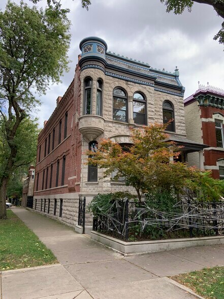 Building Photo - 1253 N Hoyne Ave