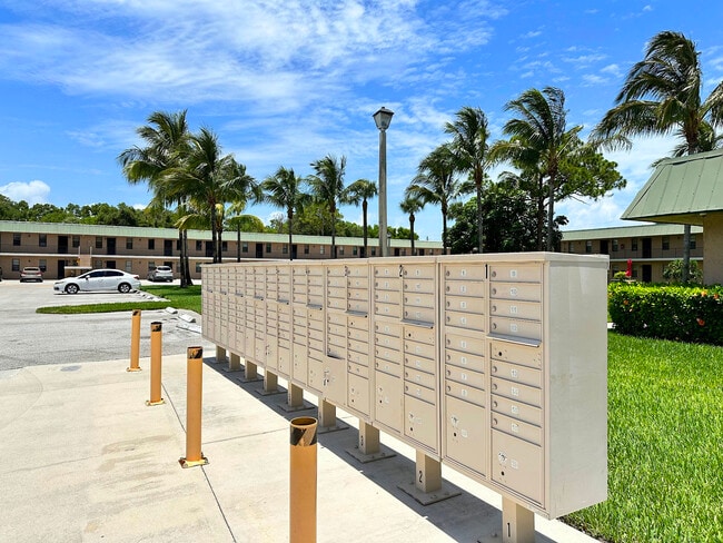 Building Photo - 1041 SE Monterey Rd