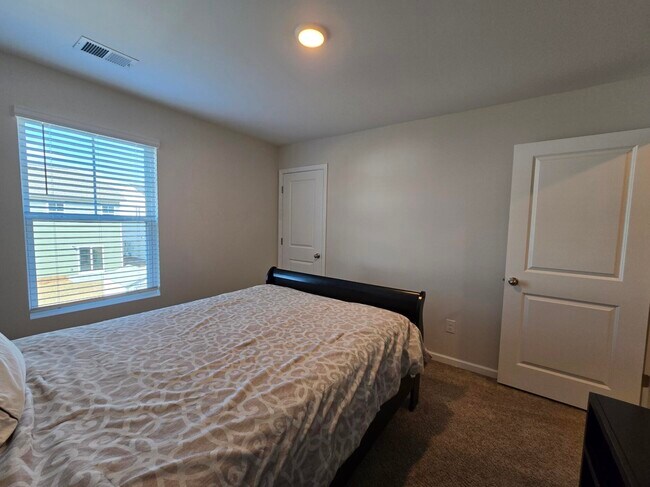 Building Photo - 1762 Camazay Dr