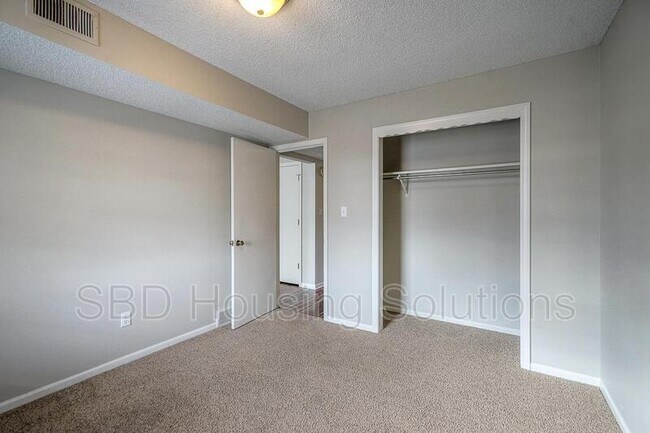 Building Photo - 16423 E 29th St