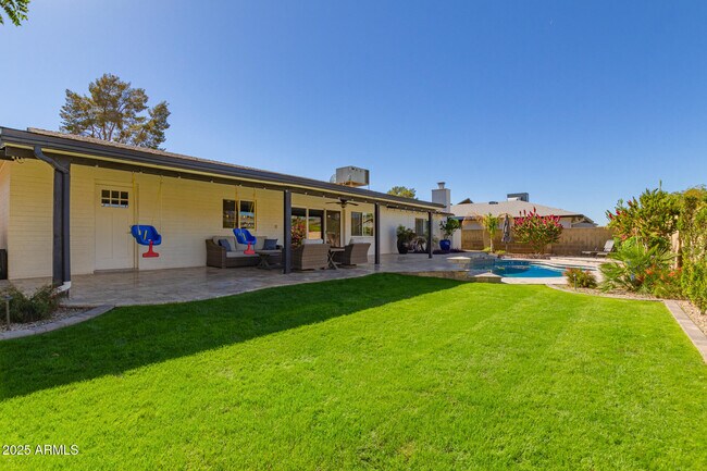 Building Photo - 2032 E Pegasus Dr