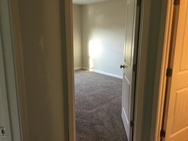 Building Photo - 3 Bedroom 2 Bath in Richlands