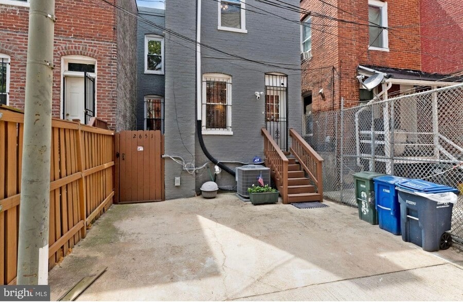 Building Photo - 2651 15th St NW