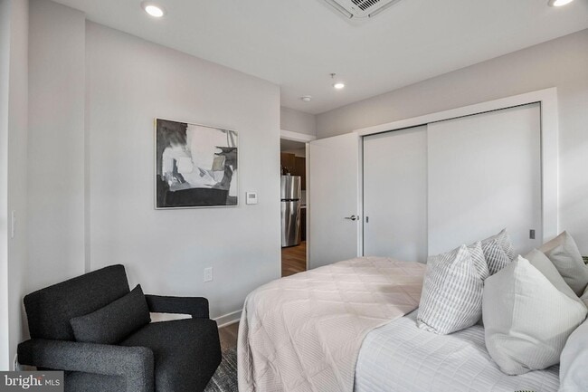 Building Photo - 3449 Scotts Ln