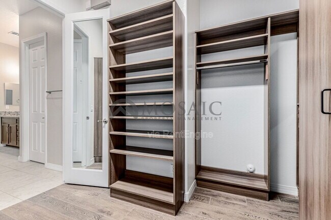 Building Photo - 800 E Tonto Pl