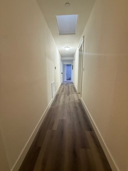 Building Photo - 1518 N Broadway