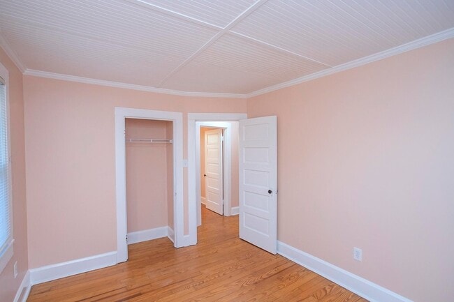 Building Photo - 909 Clarke St