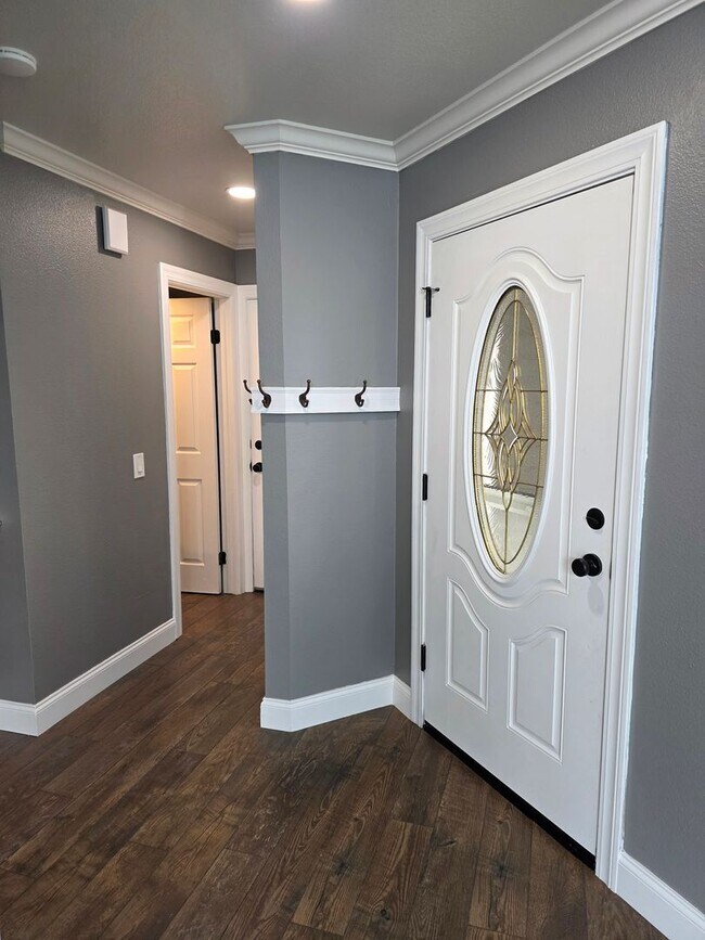 Building Photo - Newly Remodeled Home in South Temecula.