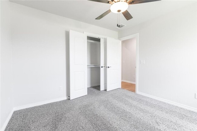 Building Photo - 8233 Hazelwood Way