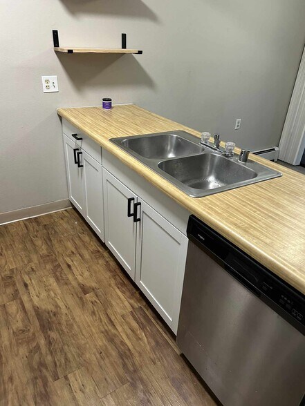 Building Photo - 3431 Stover St