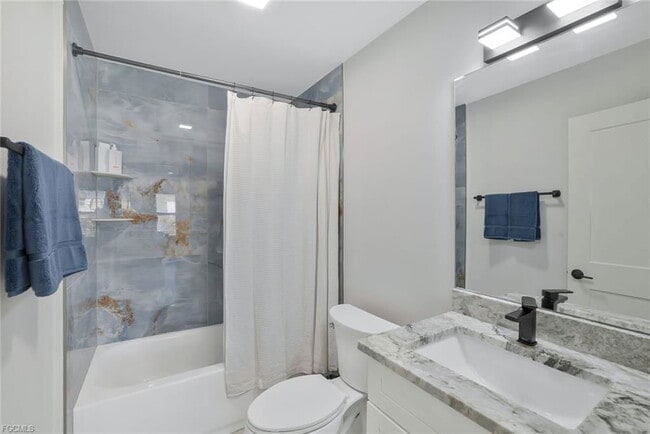 Building Photo - 2710 Arbutus St