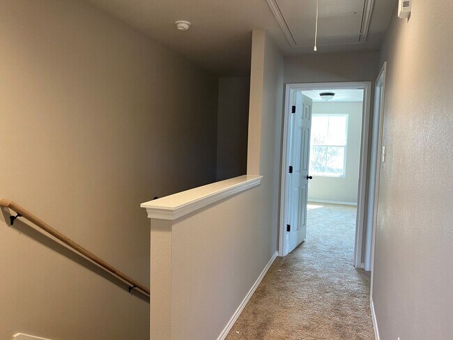 Building Photo - Welcome home to 4110 Swan's Landing #401!