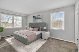 Building Photo - Queens Ridge Apartments