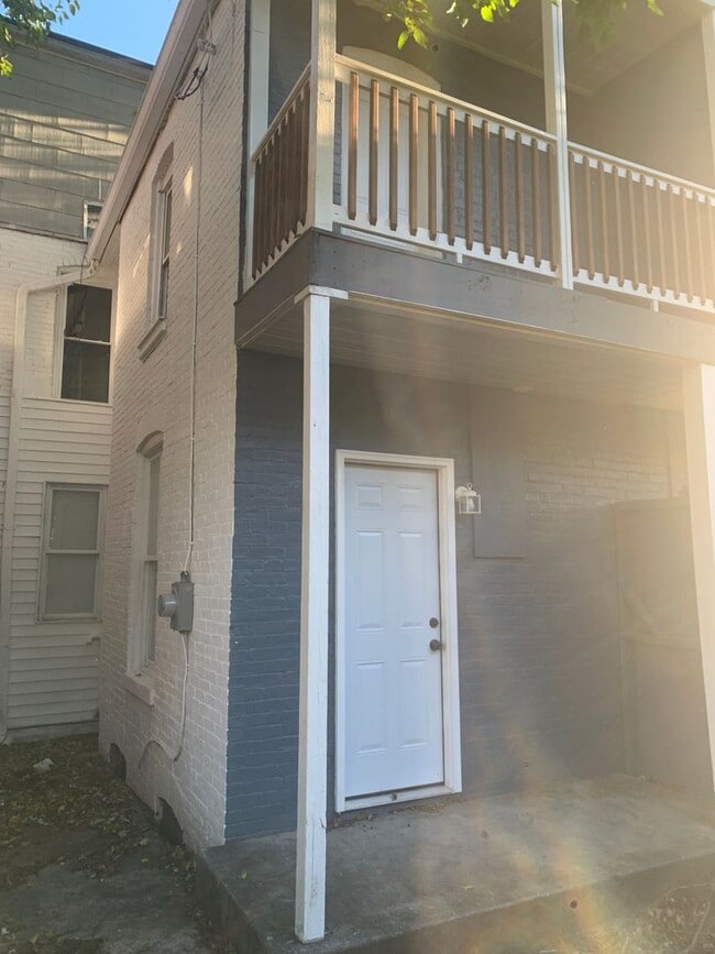 Building Photo - Coming Soon! Spacious Renovated 5 Bed 1.5 Bath House- York City SD