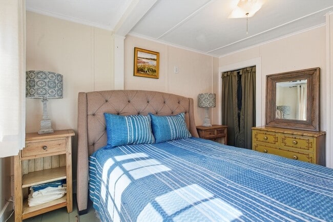 Building Photo - 11 Friendship Ln