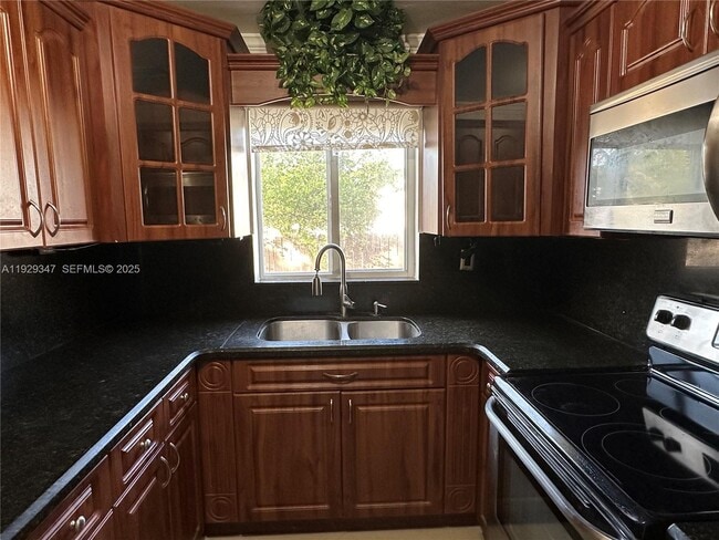 Building Photo - 1718 N 27th Ave