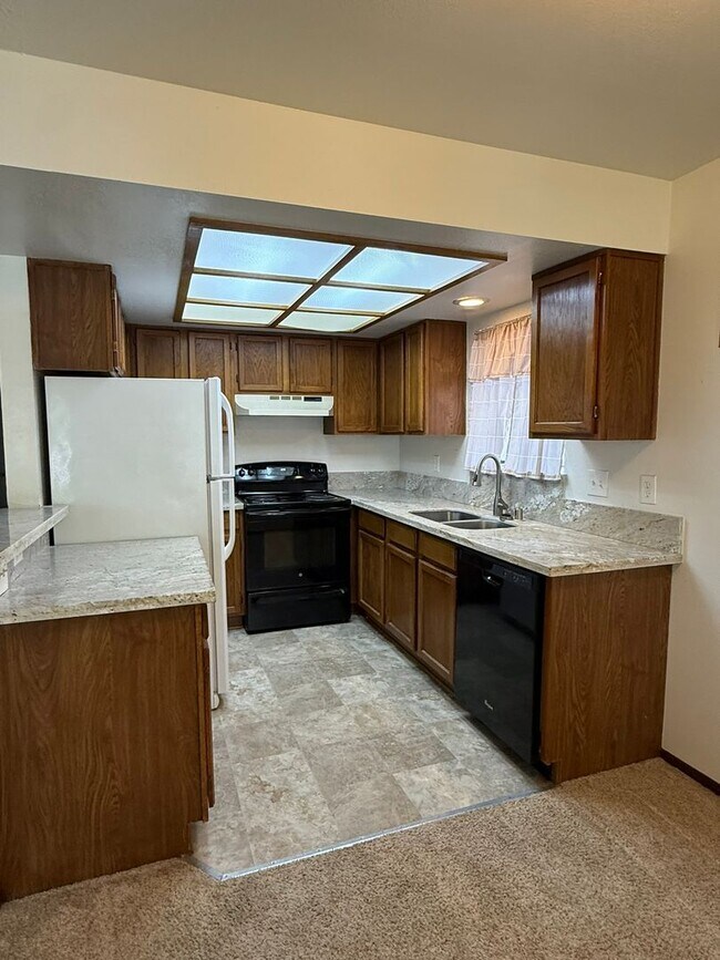 Building Photo - 3679 Grant Dr