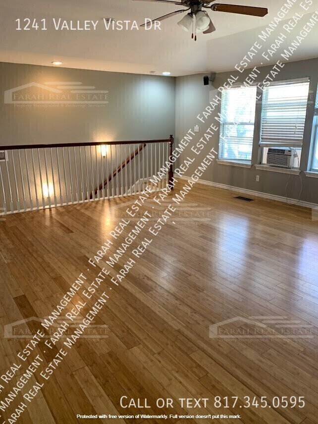 Building Photo - 1241 Valley Vista Dr