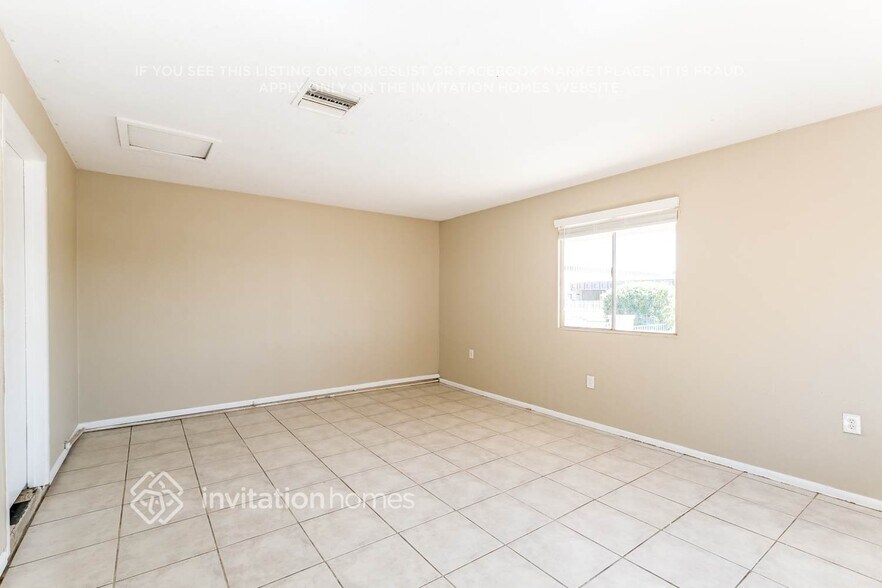 Building Photo - 7224 W North Ln