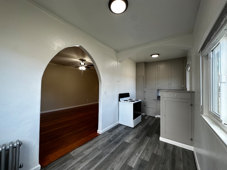 Building Photo - 2208 Carroll St