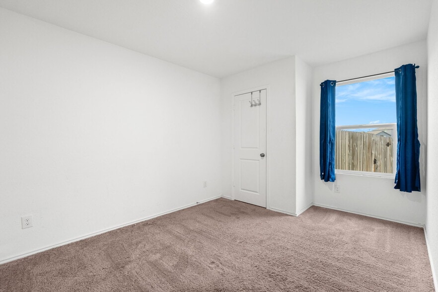 Building Photo - 7235 Eclipse Pl