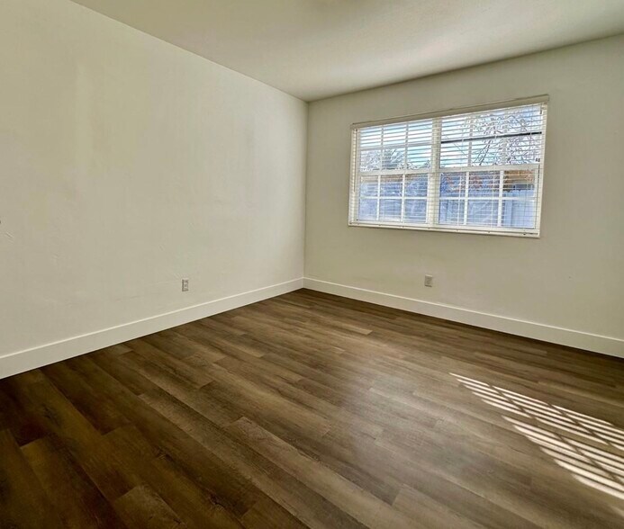 Building Photo - 1788 NE 169th St