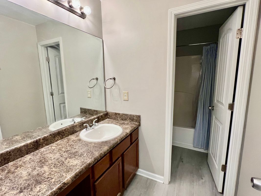 Building Photo - 302 Alcovy Way