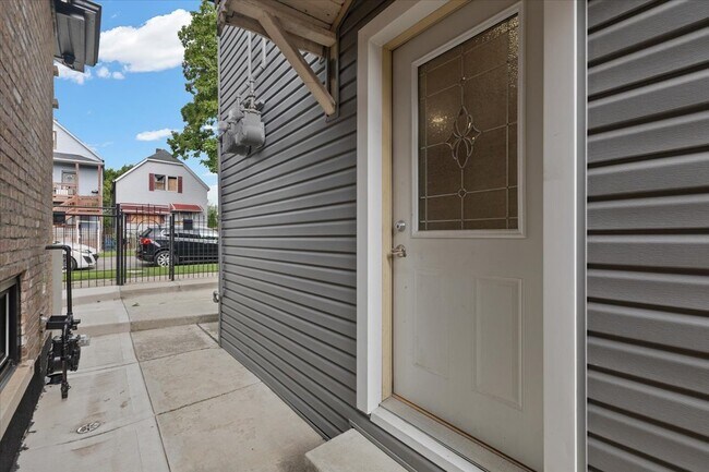 Building Photo - 5241 S Wolcott Ave