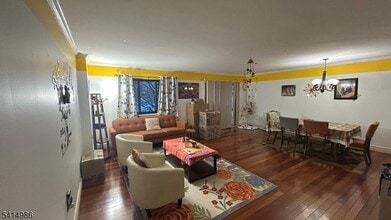 Building Photo - 606 Robin Rd