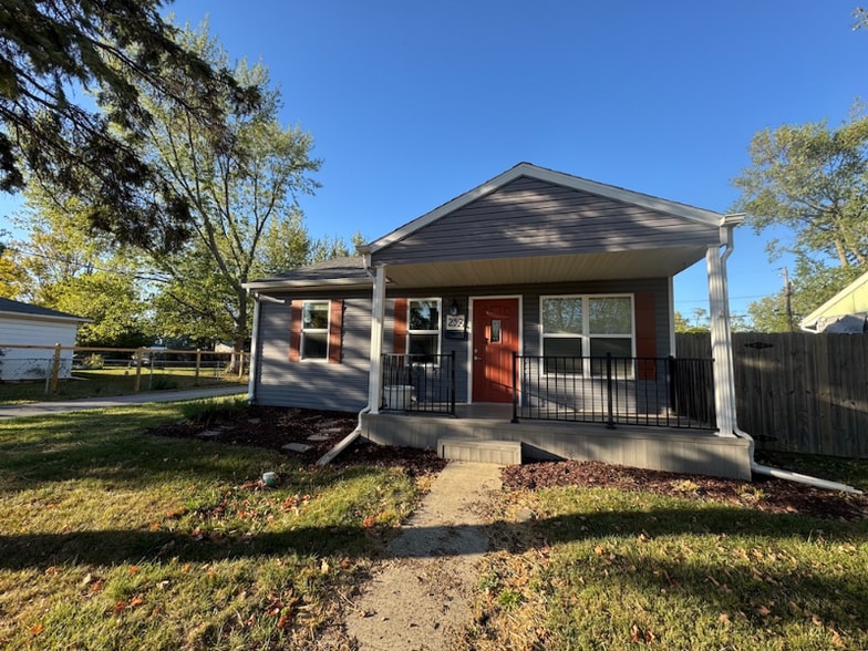 Primary Photo - 252 Prentiss Ave