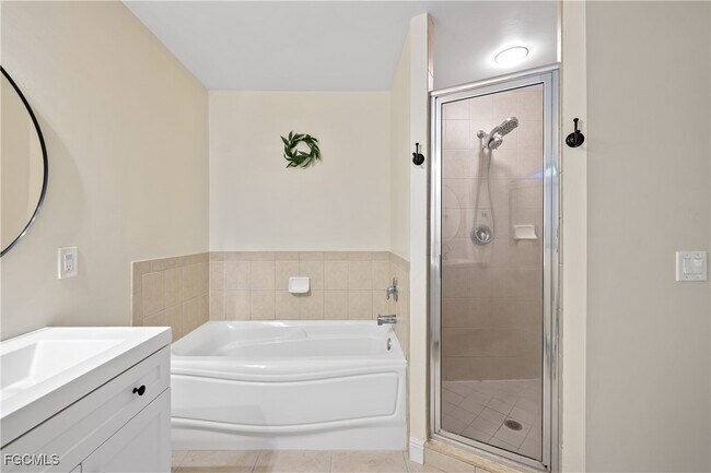 Building Photo - 2309 SW 27th St