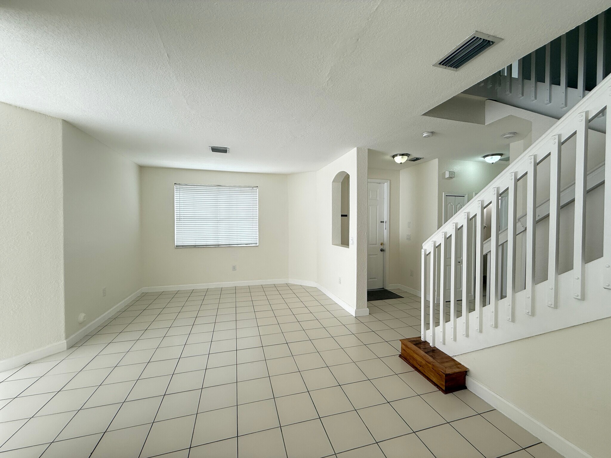 Building Photo - 15131 SW 23rd Ln