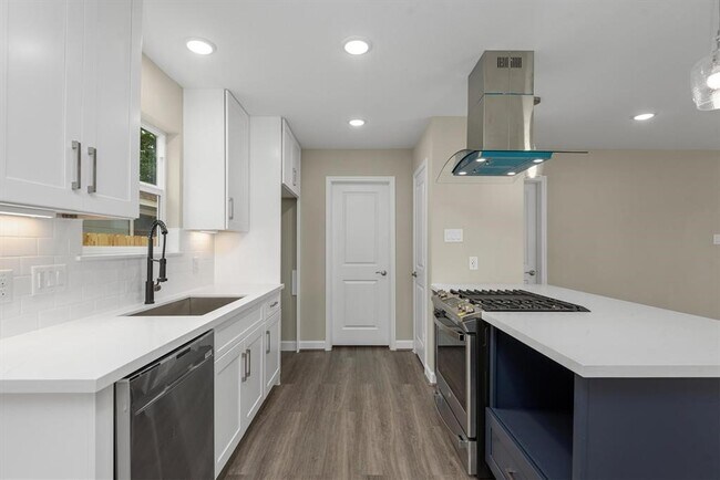 Building Photo - 7937 Fields St