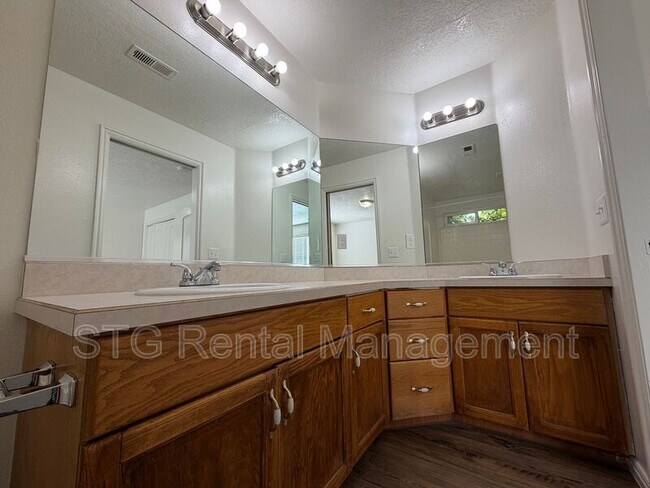 Building Photo - 473 E 1100 S