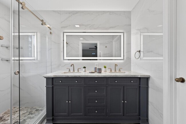 Building Photo - 1374 Canary Island Dr