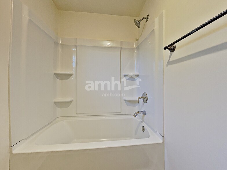 Building Photo - 134 McBee St