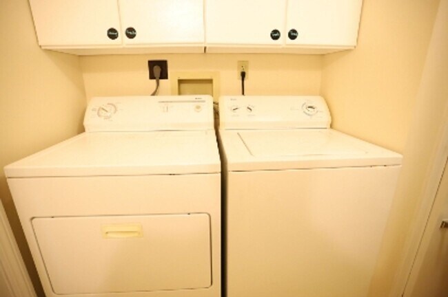 Building Photo - $1950/mo 2 Bed fully furnished condo in Thornton!