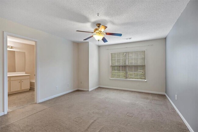 Building Photo - 220 Magnolia Leaf Dr