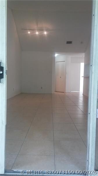 Building Photo - 1095 Coral Club Dr