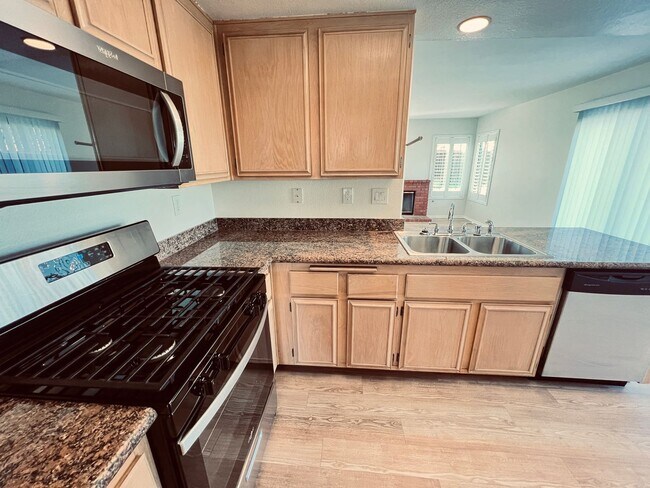 Building Photo - Oceanside Rancho Del Oro 4 Bedroom 3 Bath Home