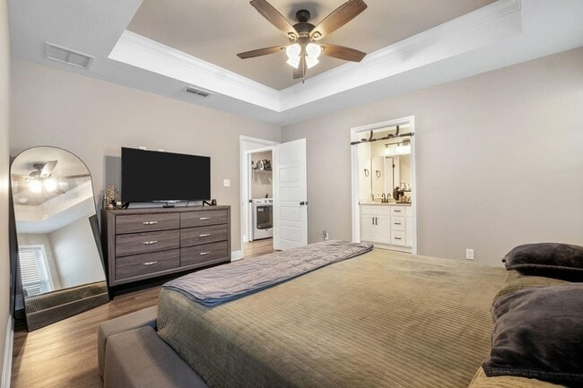 Building Photo - 4858 Sampler Dr