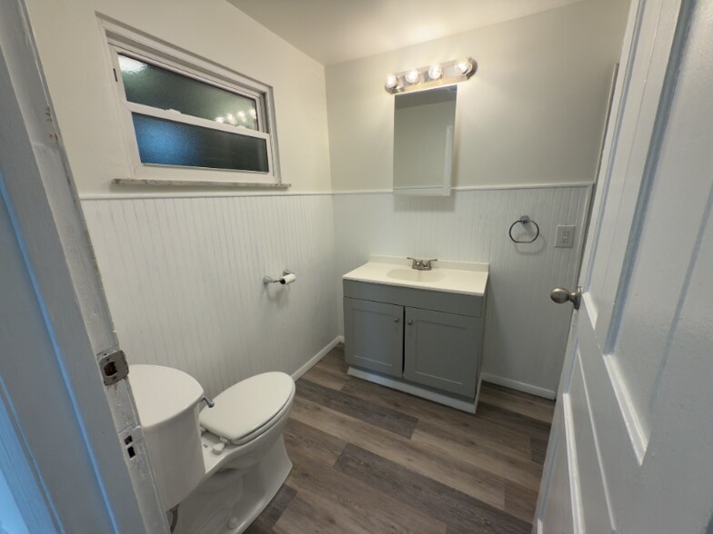 Building Photo - 1224-1226-1226 Argonne Dr