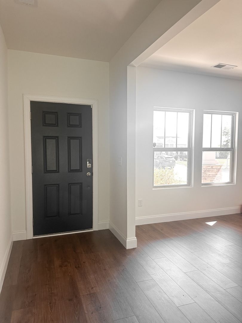 Building Photo - 3851 Longmore Ln