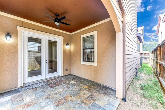Building Photo - 11022 Robin Hood Ct